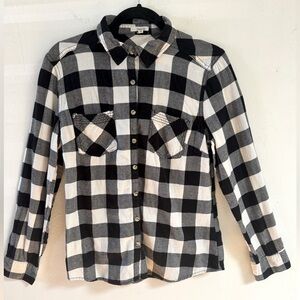 Maurice’s medium black and white  plaid 100% cotton flannel long sleeve shirt